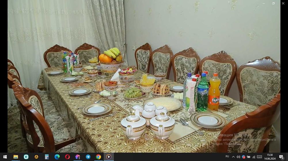 Стол стул для гостиной  12 кишилик  холати аъло даражада