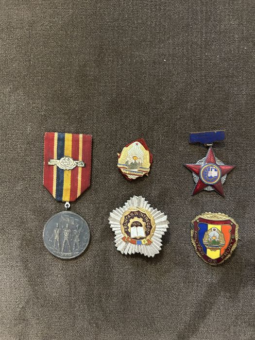 Medalii si Insigne RSR