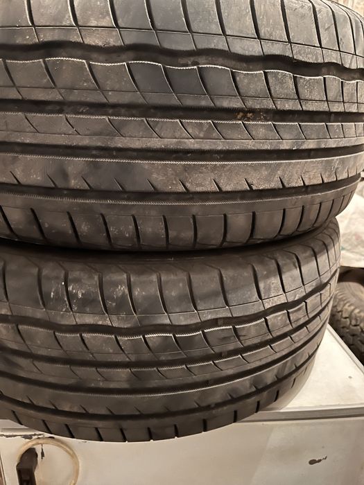летни гуми Momo 235 45 18 ,,2 бр