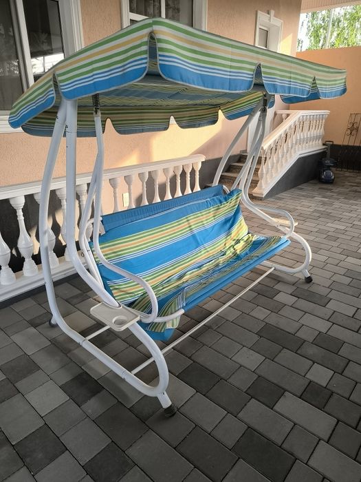 Продам качели (заводские)