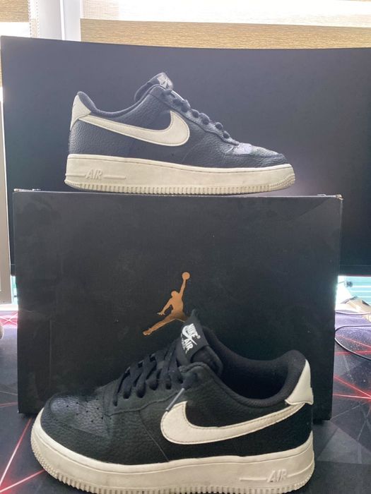 Air force 1 black and white