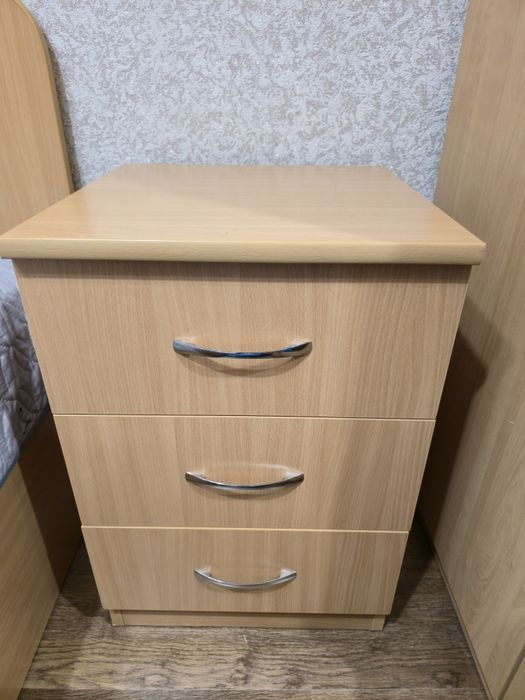 Продам спальный гарнитур
