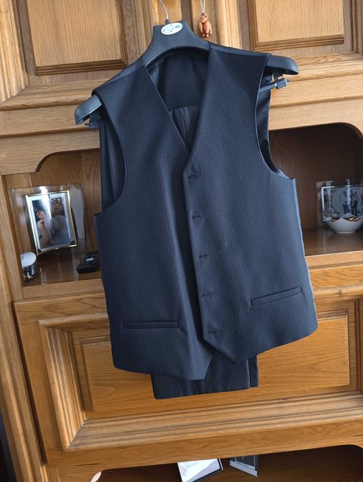 Costum barbati mărimea 46