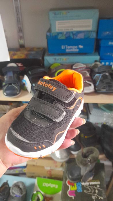 Продам детские сапоги