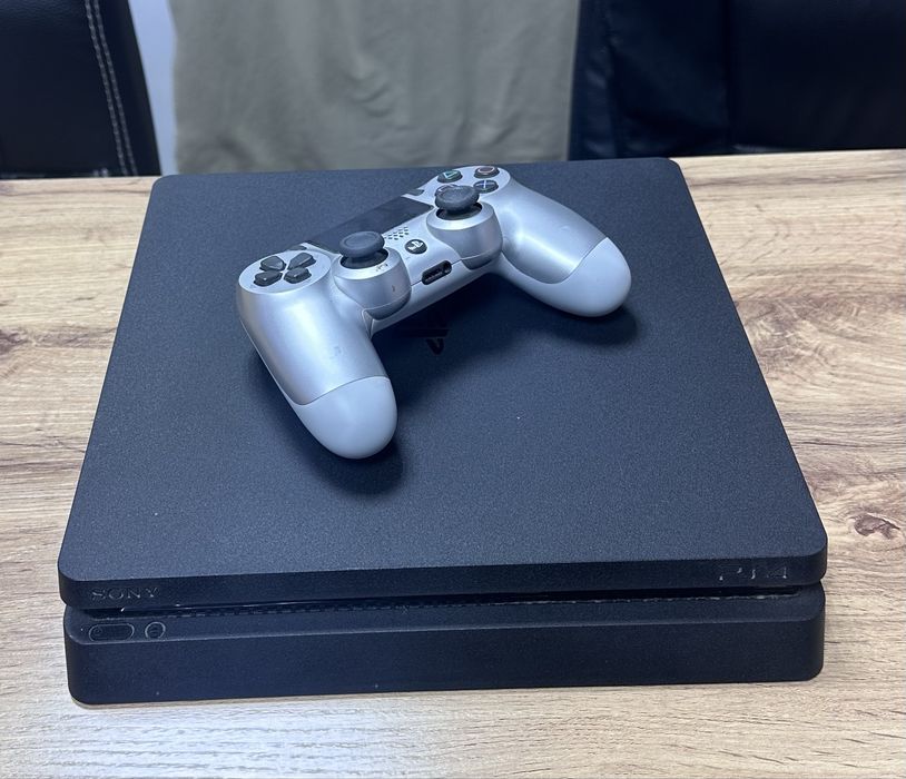 Playstation 4 slim