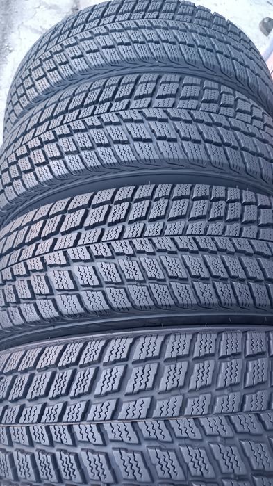 225/65/17 Roadstone