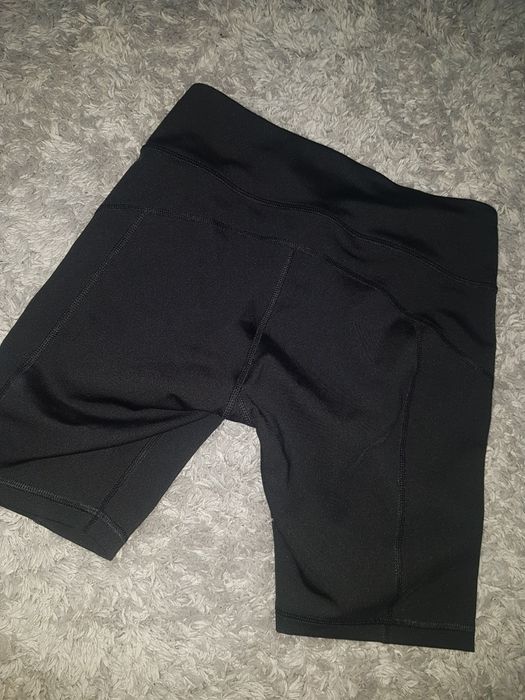 Pantaloni scurti sport dama