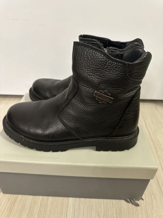 Продам осенние сапоги для мальчика