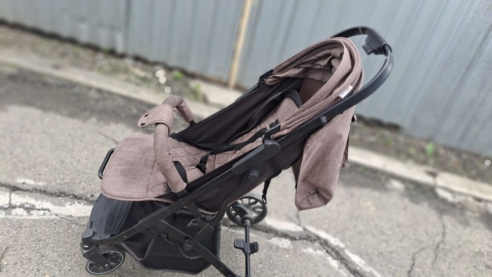 Коляска прогулочная