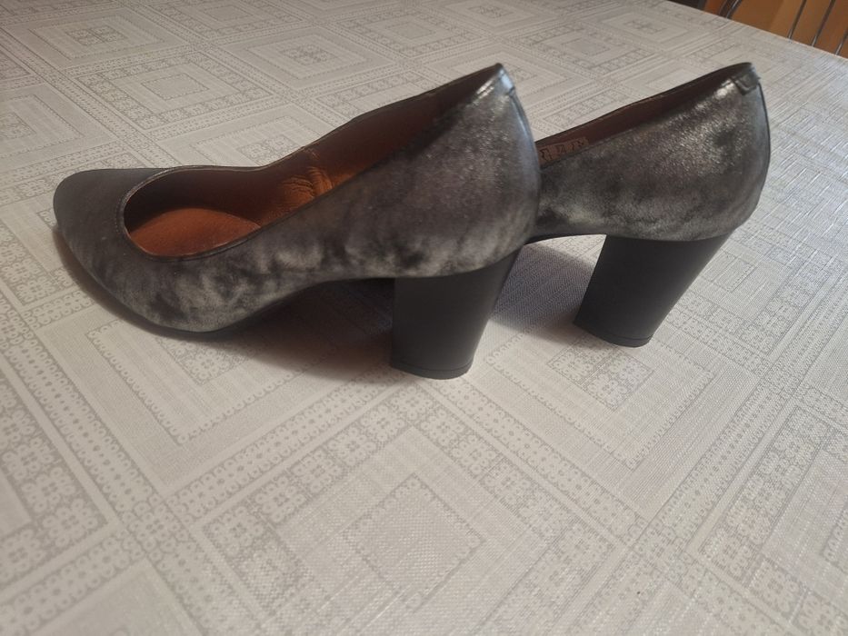 Pantofi eleganti cu toc