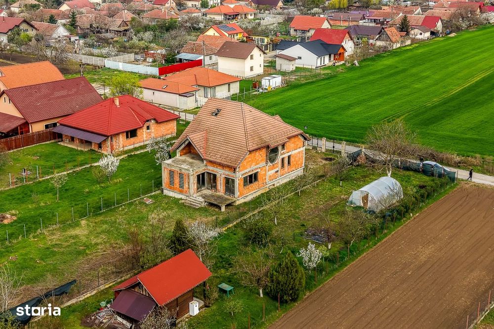 PRET NOU! Casă 6 camere - la roșu - Zimandcuz, Arad – COMISION 0