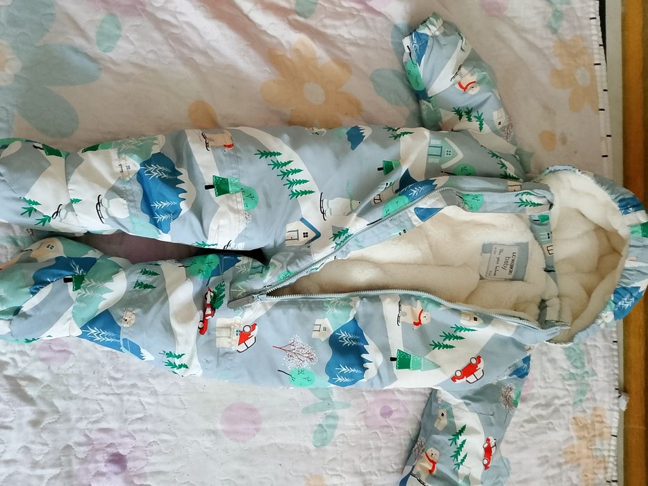 Продам детские комбинезоны