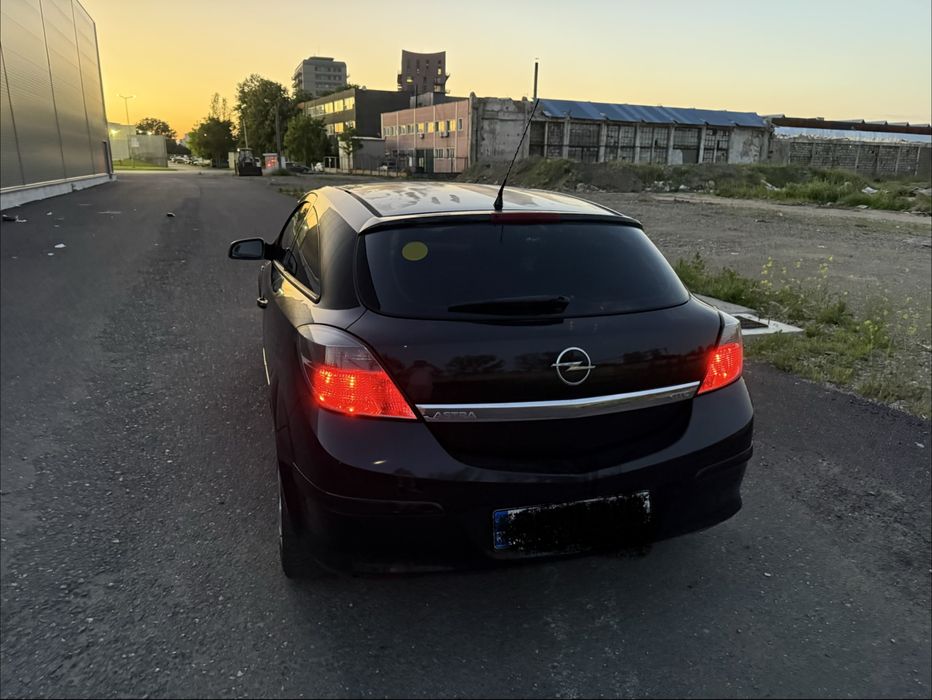Opel Astra H GTC