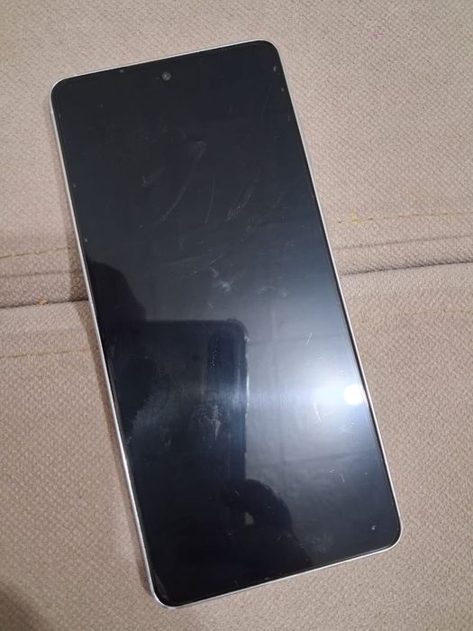 Самсунг А73 в отлчином состоянии