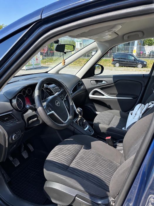 Opel Zafira Tourer 1.6 Turbo, с газова уредба