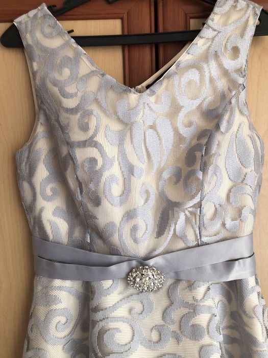 Официална сива рокля