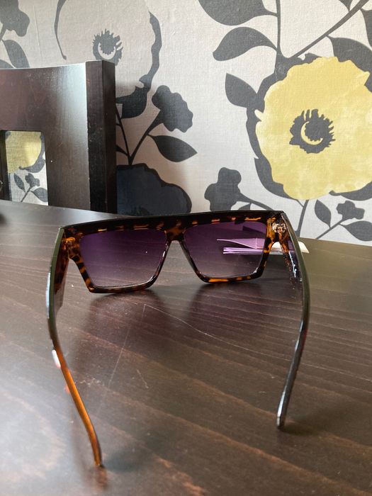 Слънчеви очила.              .