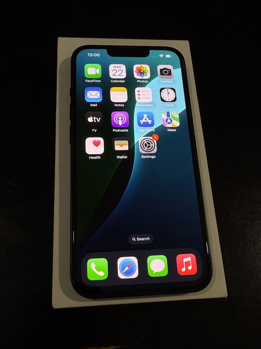 Iphone 13 черен 128 GB Запазен! Пълен комплект