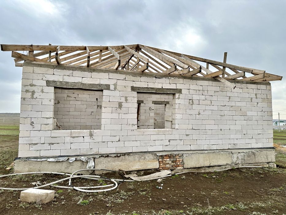 Продам недостроенный 4-комнт. дом в поселке Доскей