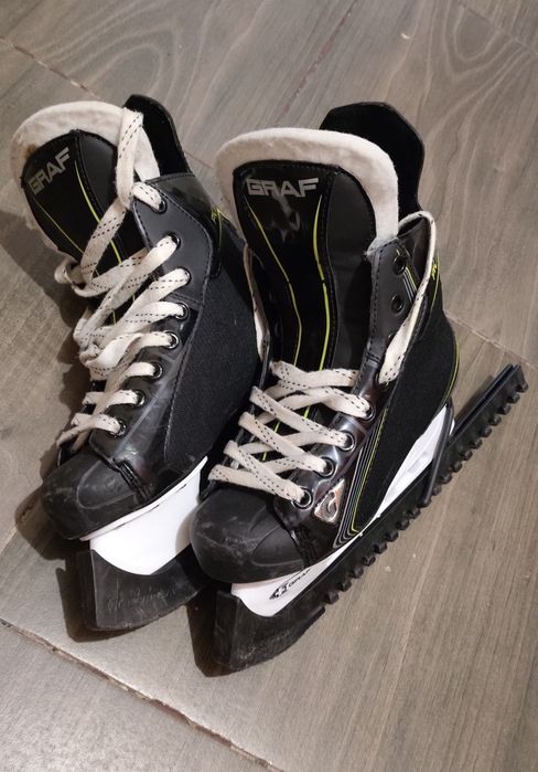 Коньки хоккейные