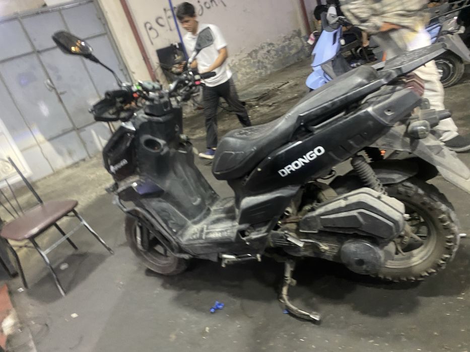 Skuter Lifan motor sotiladi