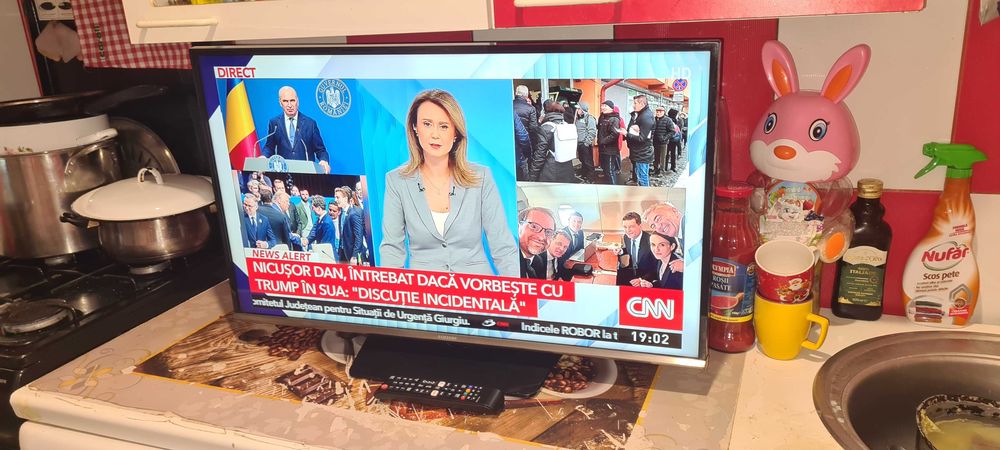 TV Samsung 81 cm = 300 lei