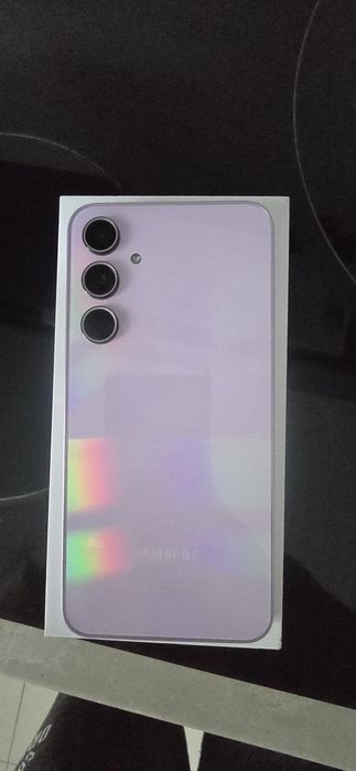 Продам Самсунг А35