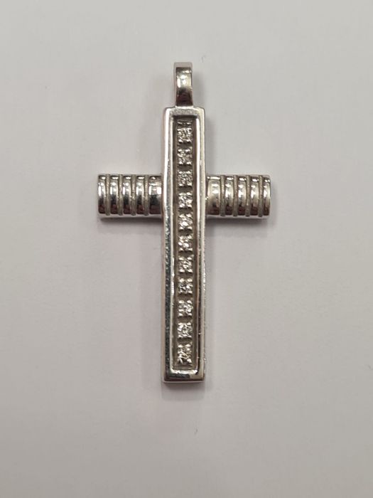 Pandantiv cruce aur alb18k, cu diamante naturale, PAN1