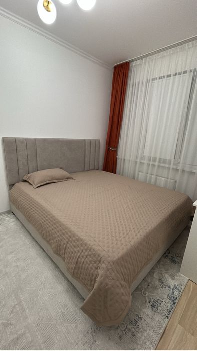 Двуспальная кровать