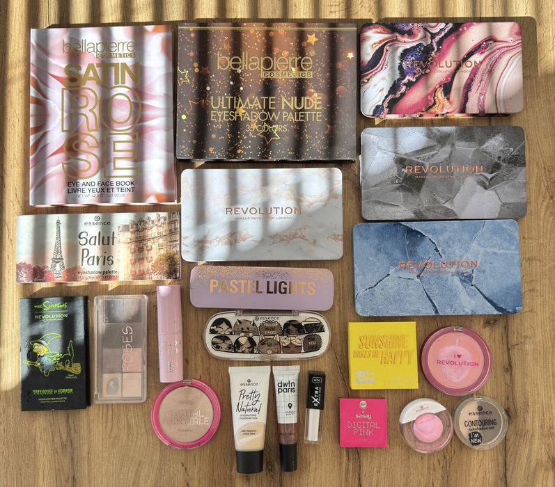 Гримове: Dwtn Paris, Revolution, Essence, Wibo, BellaPierre