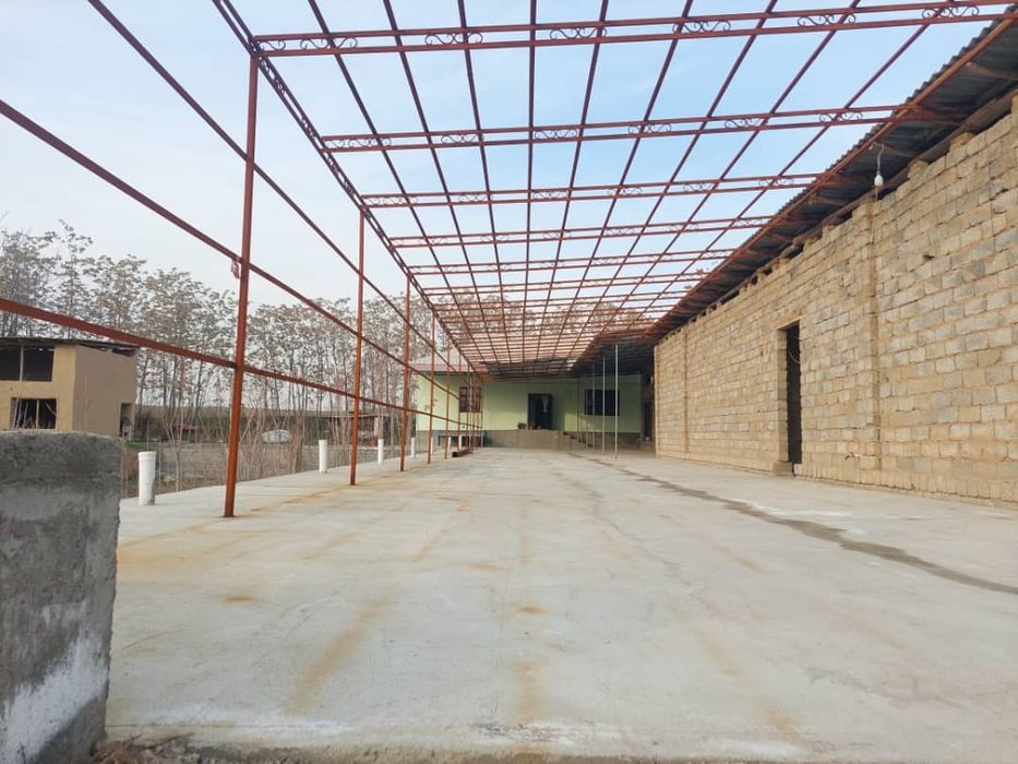 Уй сотилади.ховли