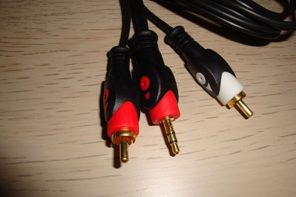 cablu audio stereo jack 3.5mm - 2x rca mufe aurite lungime 1.5m