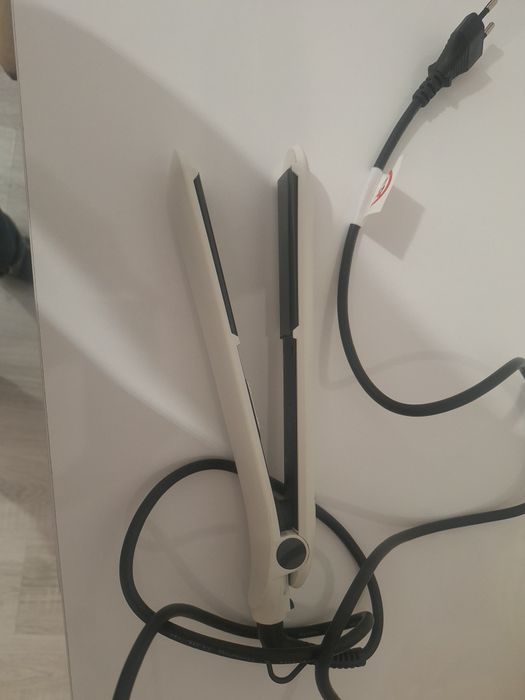 Преса с керамично покритие и 360° кабел, Максимална температура на плочата 200°C, Бял