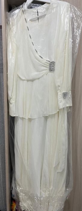 Продается женское платье