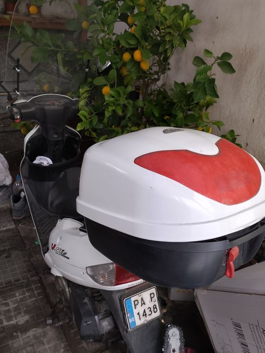 Скутер Пежо с документи 50куб.