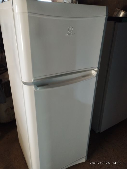 Холодильник Indezit