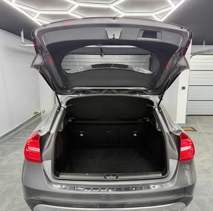 Mercedes GLA200 Full