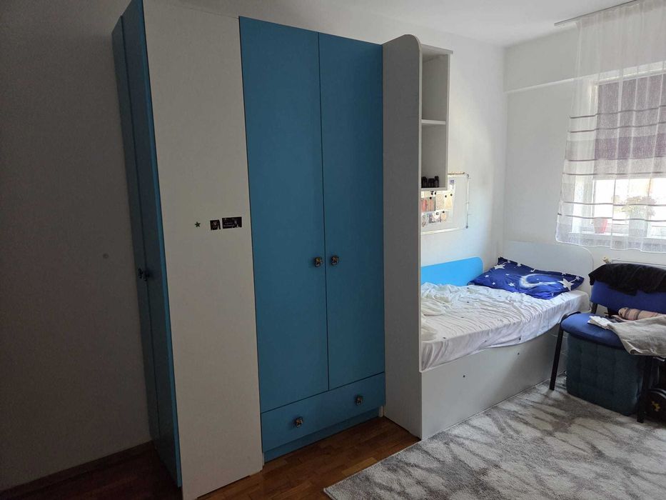 Vand mobilier camera copii (2 corpuri)