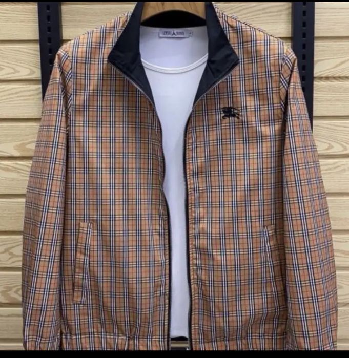 Продается ветровка мужская