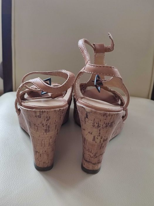 Елегантни дамски сандали