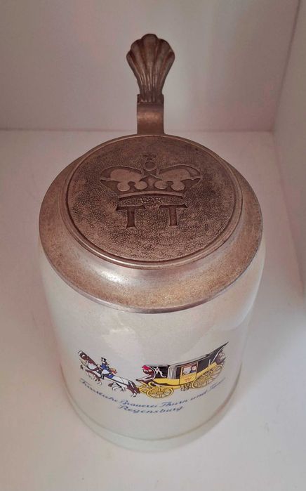 Старинна немска керамична халба с гравиран калаен капак на бира T & T