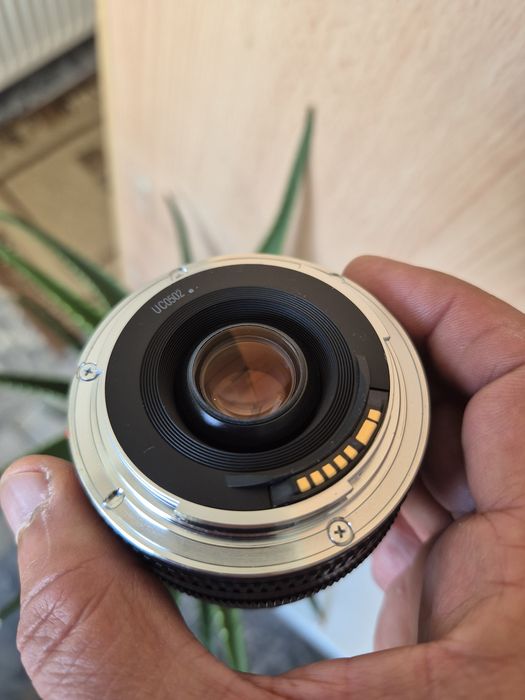 Obiectiv Canon EF 28mm f2.8