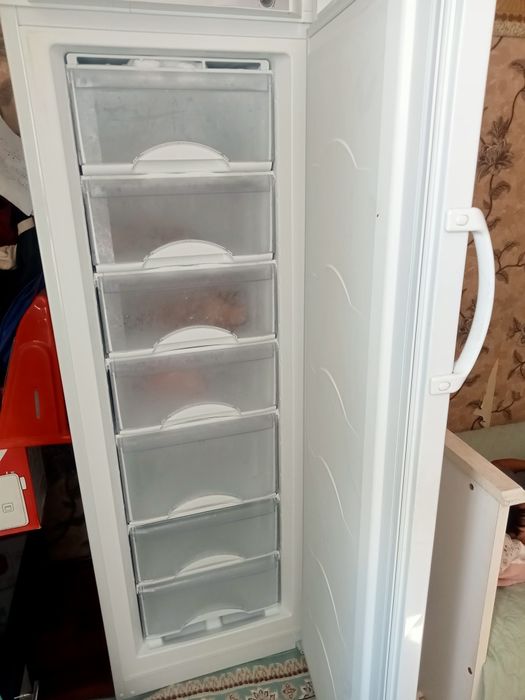 Продам морозильник