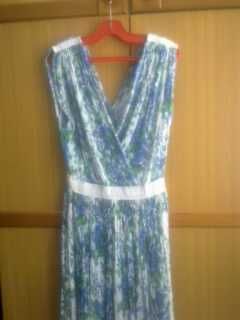 Продавам цветна лятна кенарена рокля