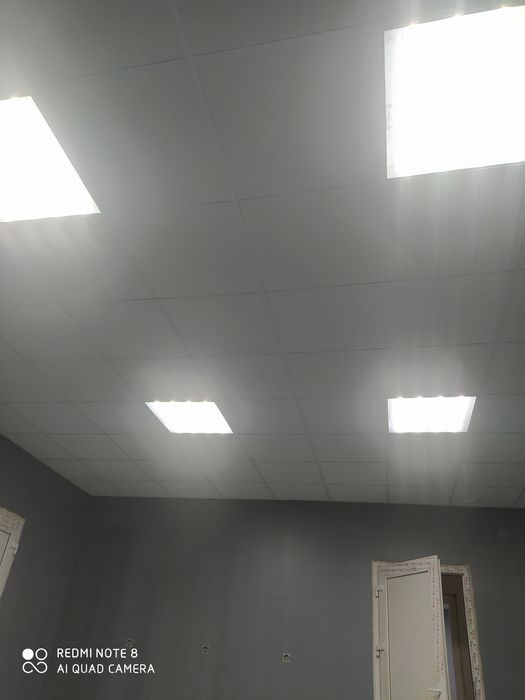 Установка потолков Армстронг