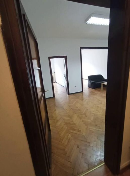 Дава се под наем Тристаен апартамент в София, Център - 100 кв.м за 599 € - Снимка #3