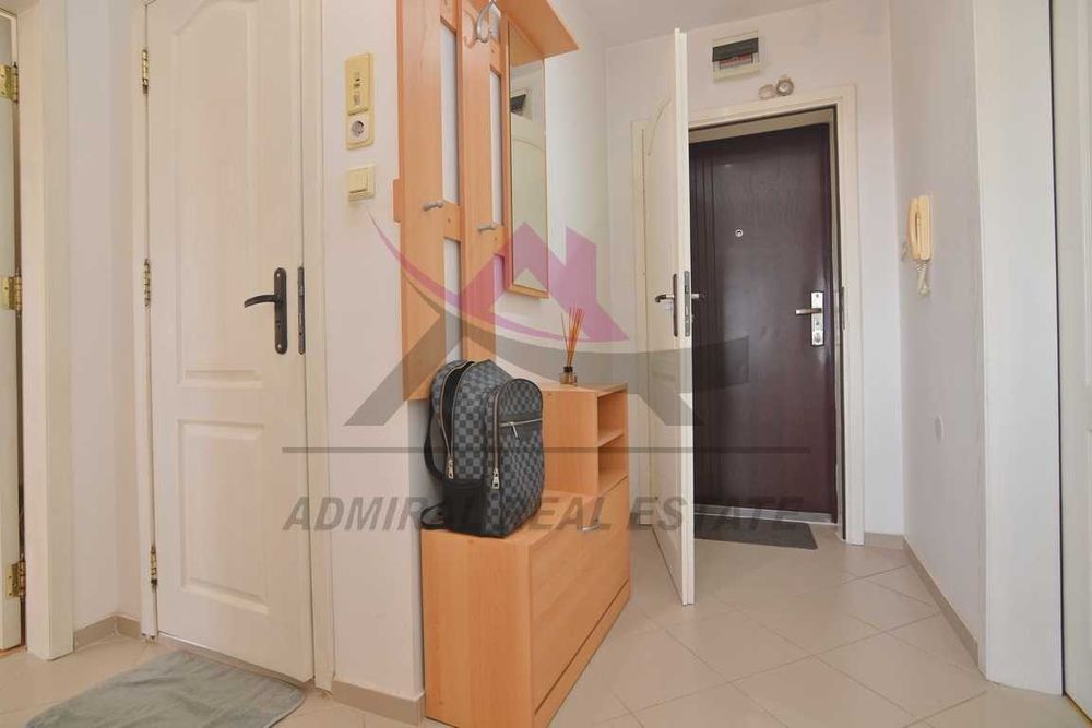 Дава се под наем Двустаен апартамент в Варна, Център - 55 кв.м за 348.84 € - Снимка #6