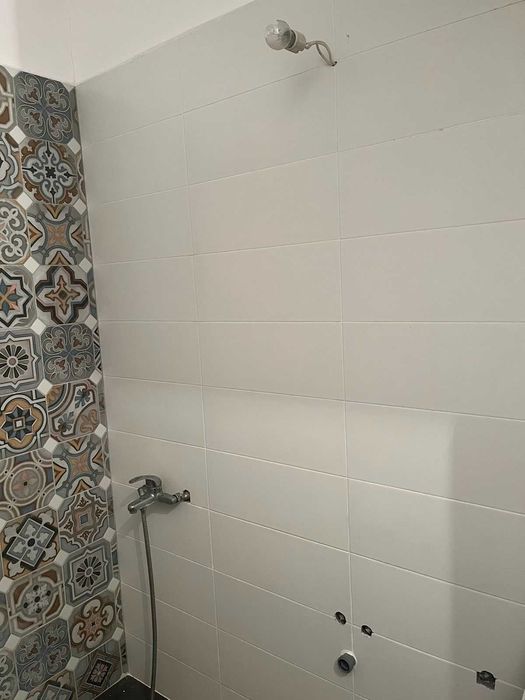 Перфектен,тристаен ,91 кв чиста площ. Панел от 2000 г. Топ локация