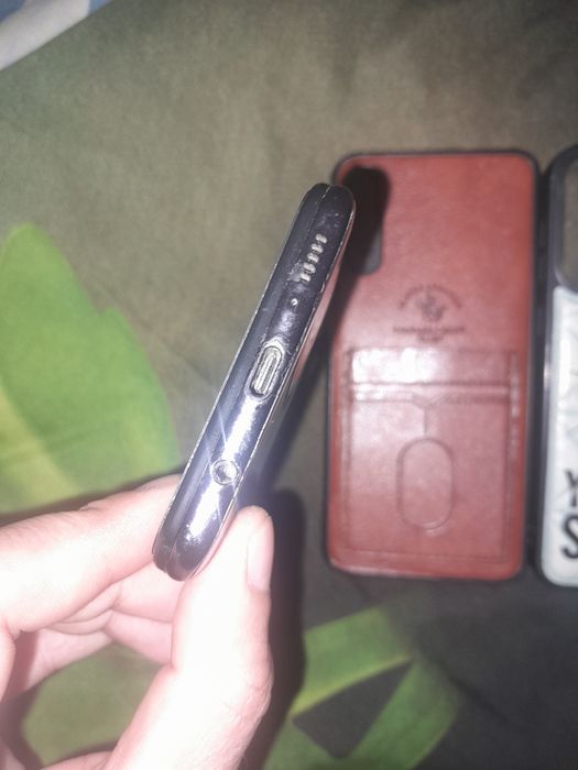 Самсунг галакси А 50, 6/128 ГБ.