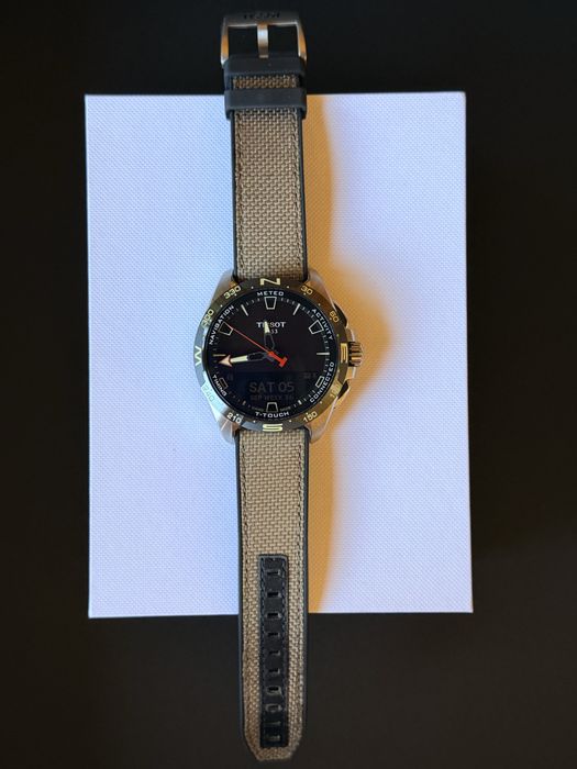 Tissot T-Touch Connect Solar Titanium 47.5 mm – Full Set + curea piele nouă